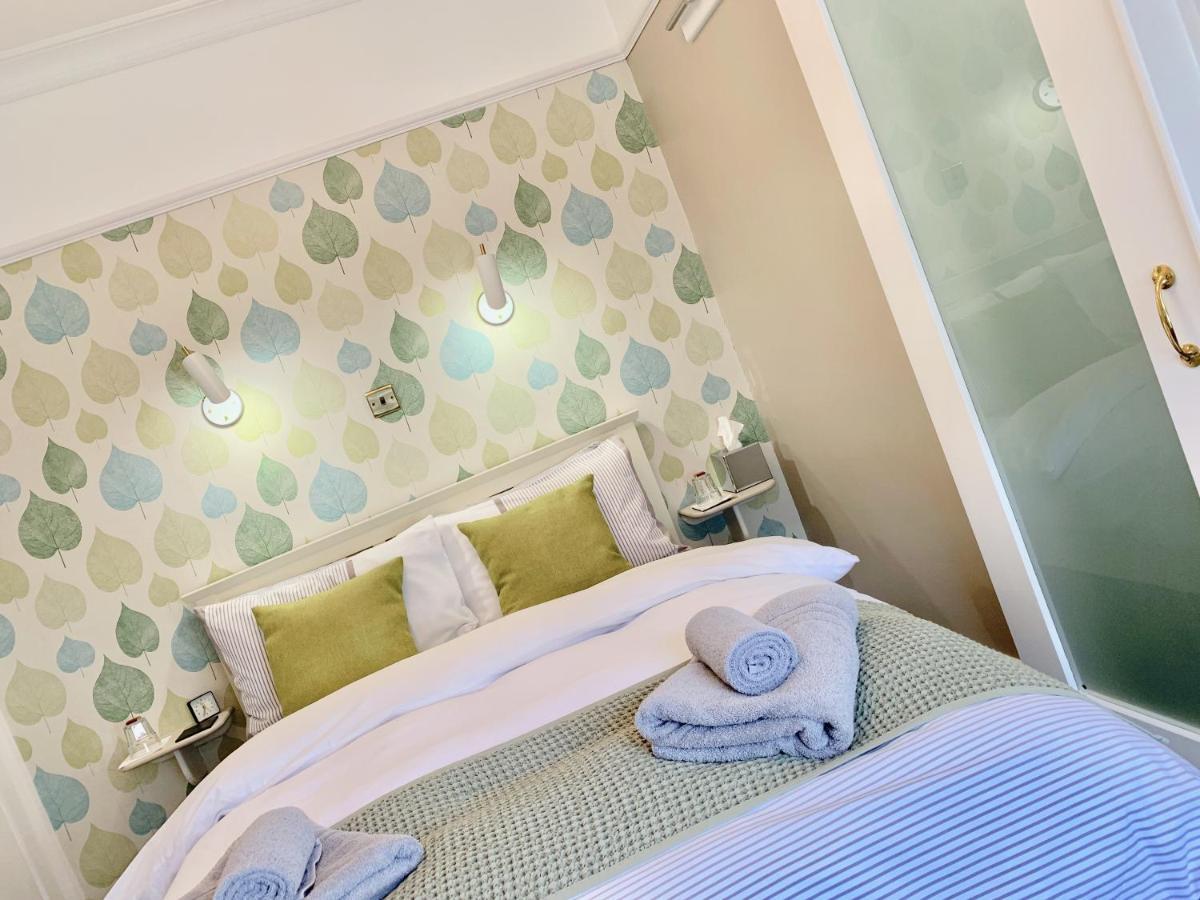 Ivy Cottage Bed & Breakfast Рийт Екстериор снимка